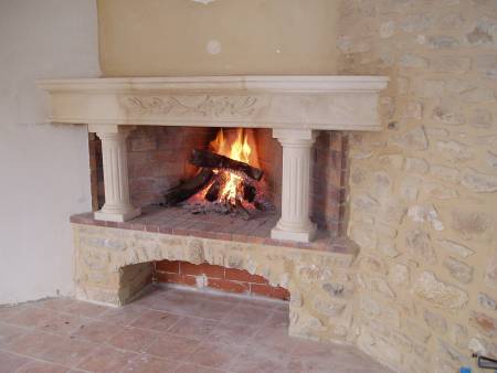 Notre zone d'activité pour ce service Réalisation de fontaines et margelles en pierre sur mesure prêtes à poser pour jardin ou patio à