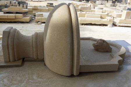 **Fontaine en Pierre de Beaulieu : L'Art Authentique de la Pierre Vers Pont du Gard**