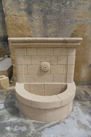 Fontaine + Vers Pont du Gard + Pierre de Beaulieu : L'Art de la Pierre Authentique