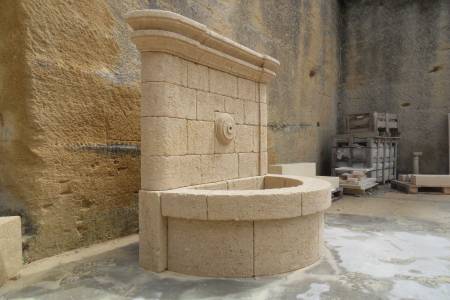 Fontaine + Vers Pont du Gard + Pierre de Beaulieu : L'Art de la Pierre Authentique